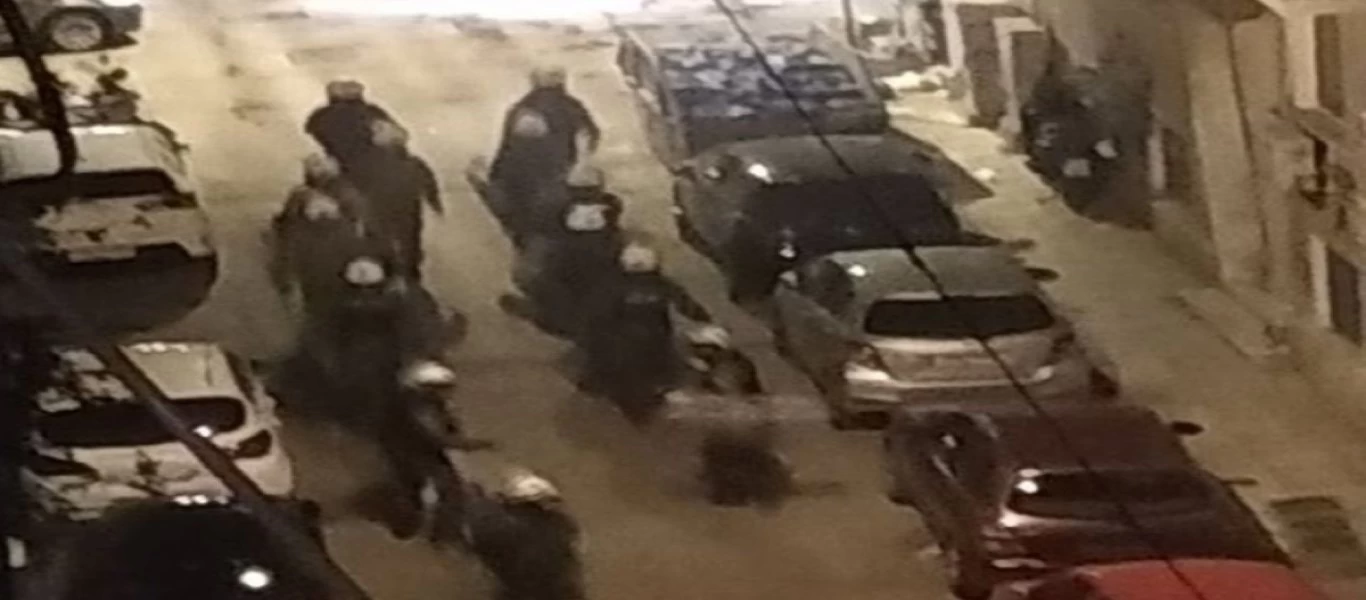 Καταγγελίες για την επιχείρηση στην Κυψέλη: «Ξαφνικά έσβησαν τα φώτα της πλατείας και επιτέθηκαν τα ΜΑΤ»